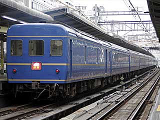 24系電源車 金帯 (カニ24-112) JR東海道本線 横浜