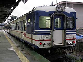 キハ47形1500番台 新津色 (キハ52-137) JR米坂線 米沢