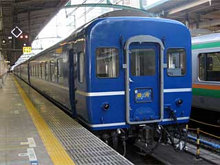 24系25形寝台車 金帯 (オハネフ25-132) 東京
