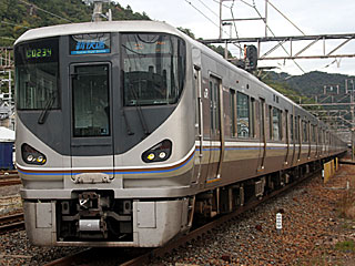 新快速 225系0番台 一般色 (クモハ224-4) JR東海道本線 山科