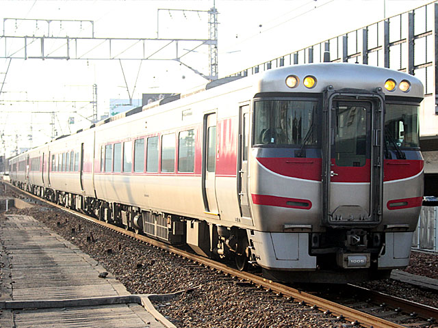 キハ189系 (キハ189-1005) JR東海道本線 塚本
