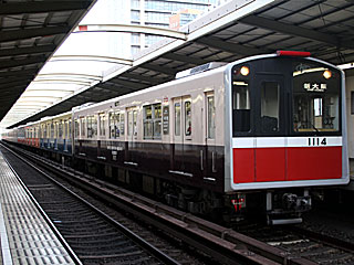 10系 復刻ラッピング車 (1114) 大阪市営地下鉄御堂筋線 西中島南方 1114F